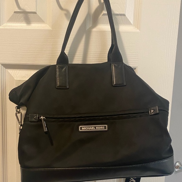 Micheal Kors sporty shoulder bag - Picture 3 of 4